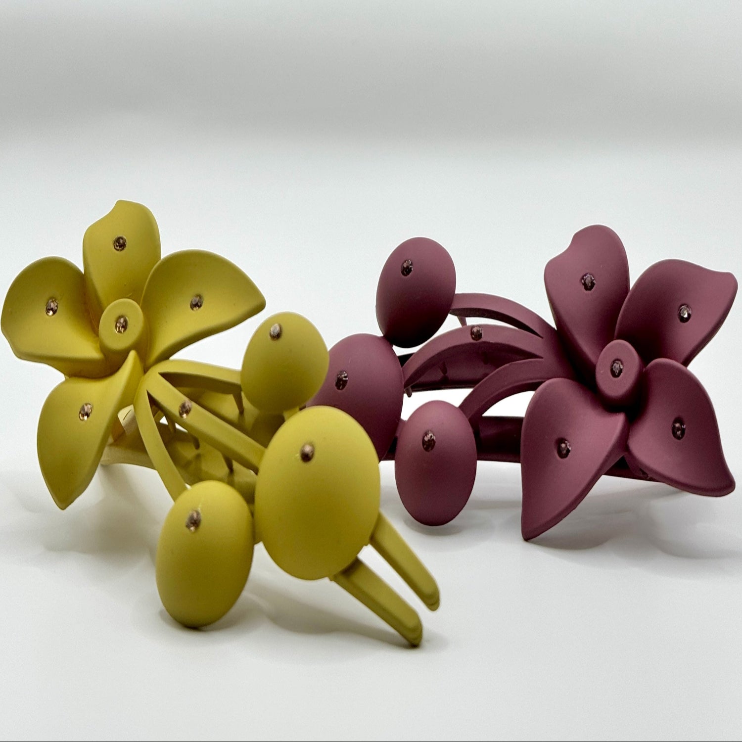 Dot Flower Claw Clip