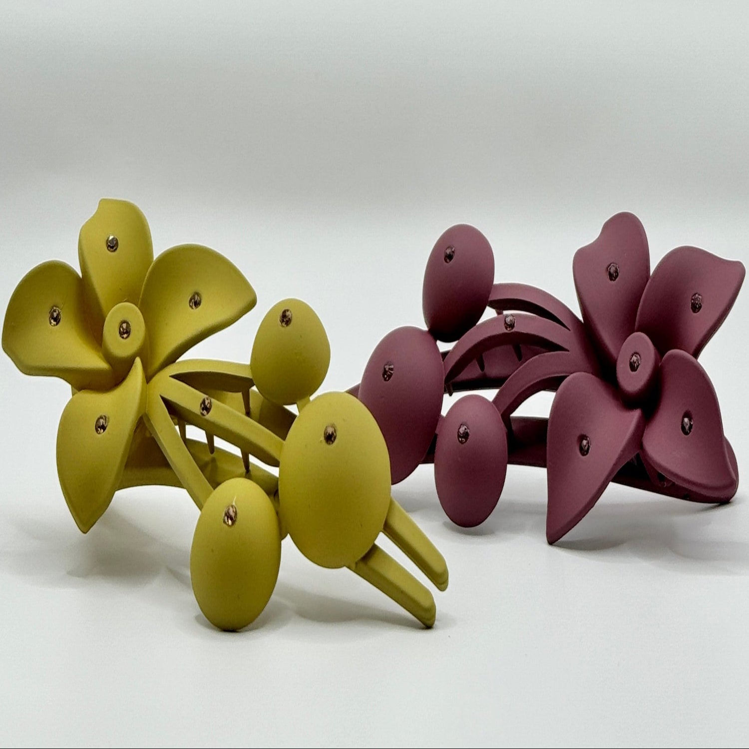 Dot Flower Claw Clip