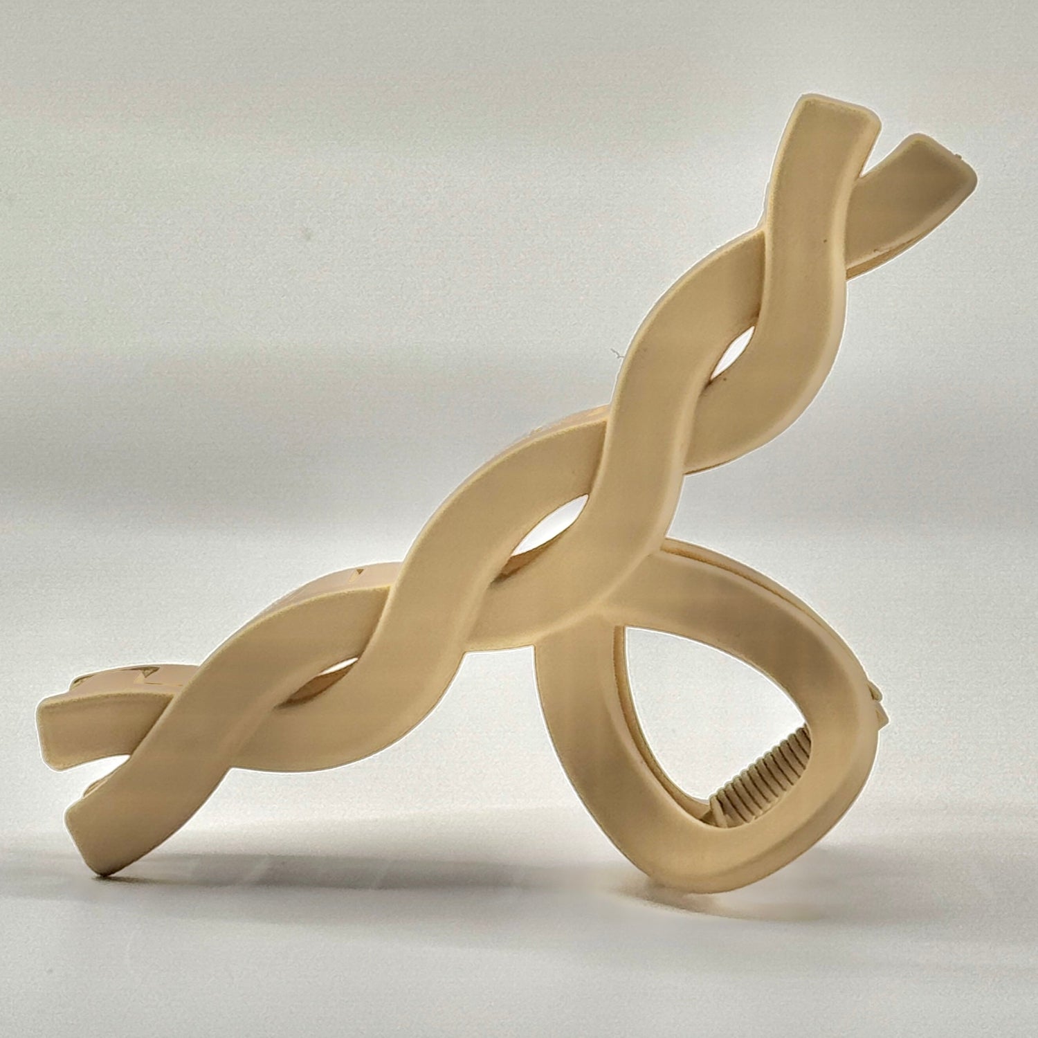 Twisted Loop Catching Clip