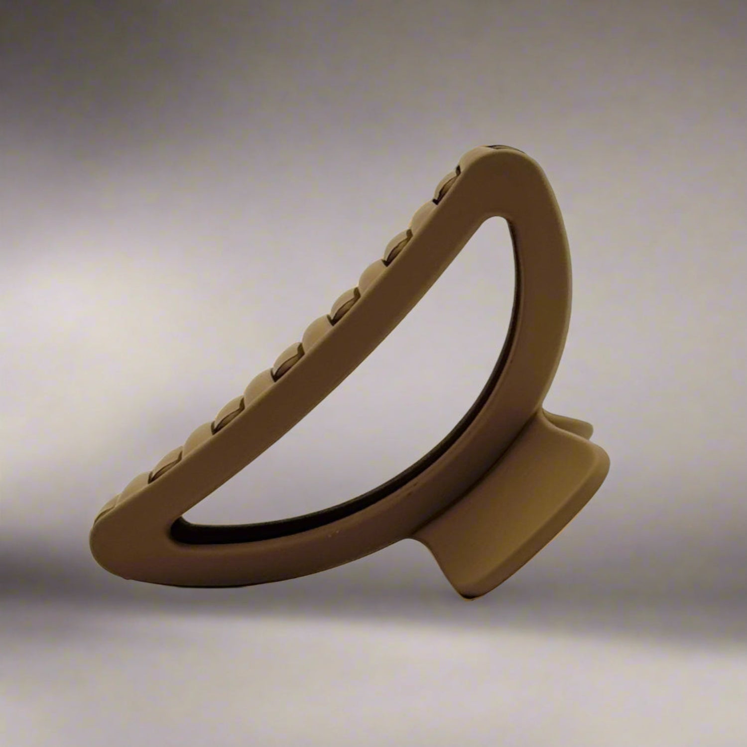 Rounded Triangle Hair Clip