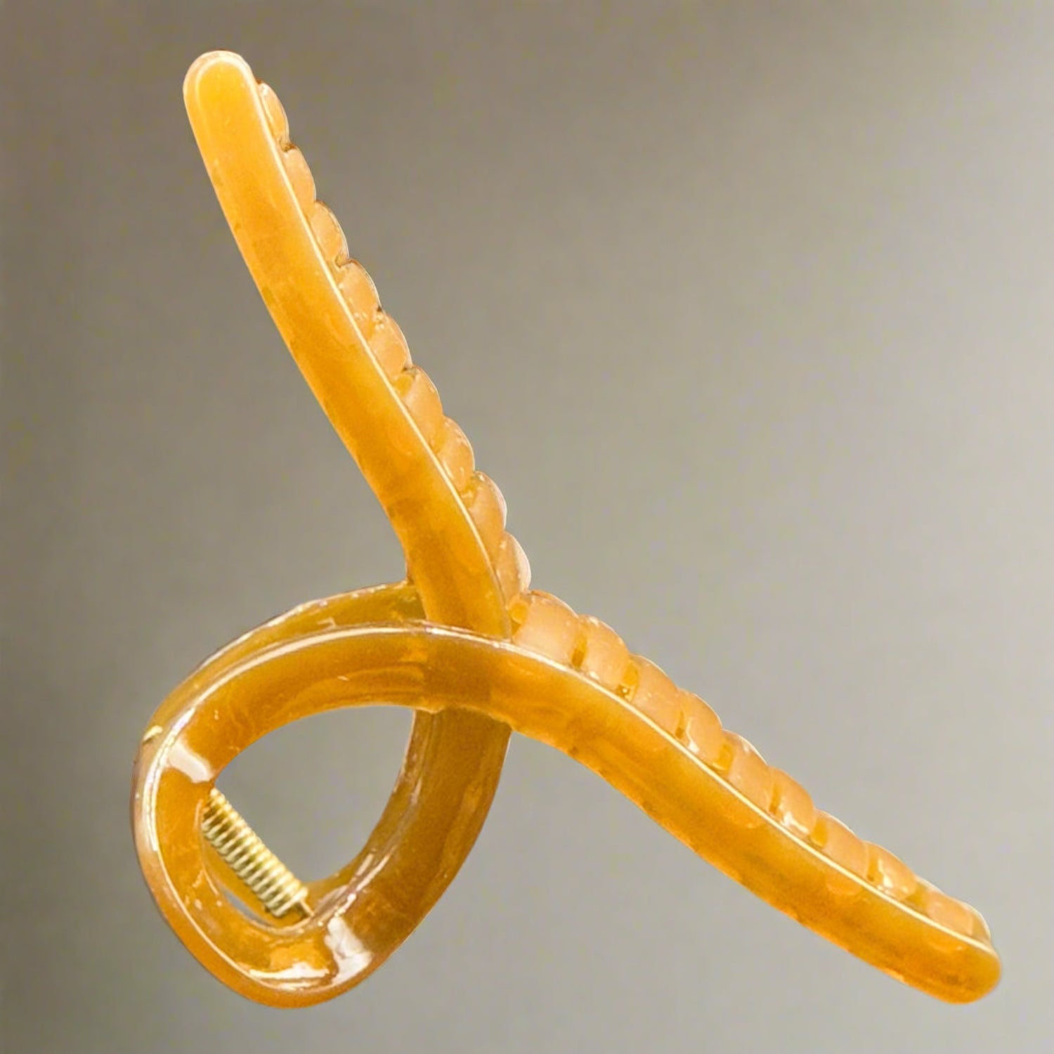 Crossing Loop Hair Clip