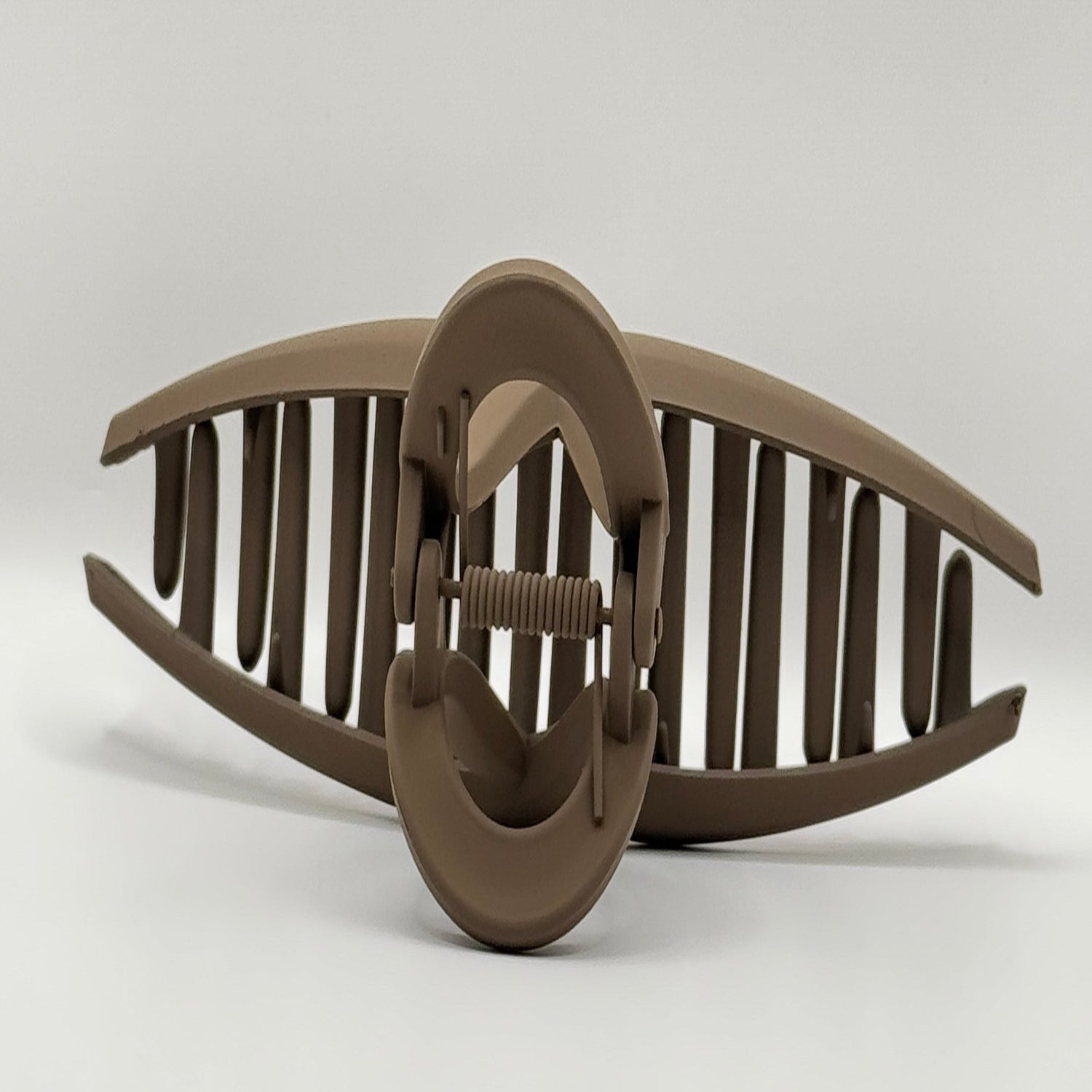 Matt Crossing Loop Hair Clip