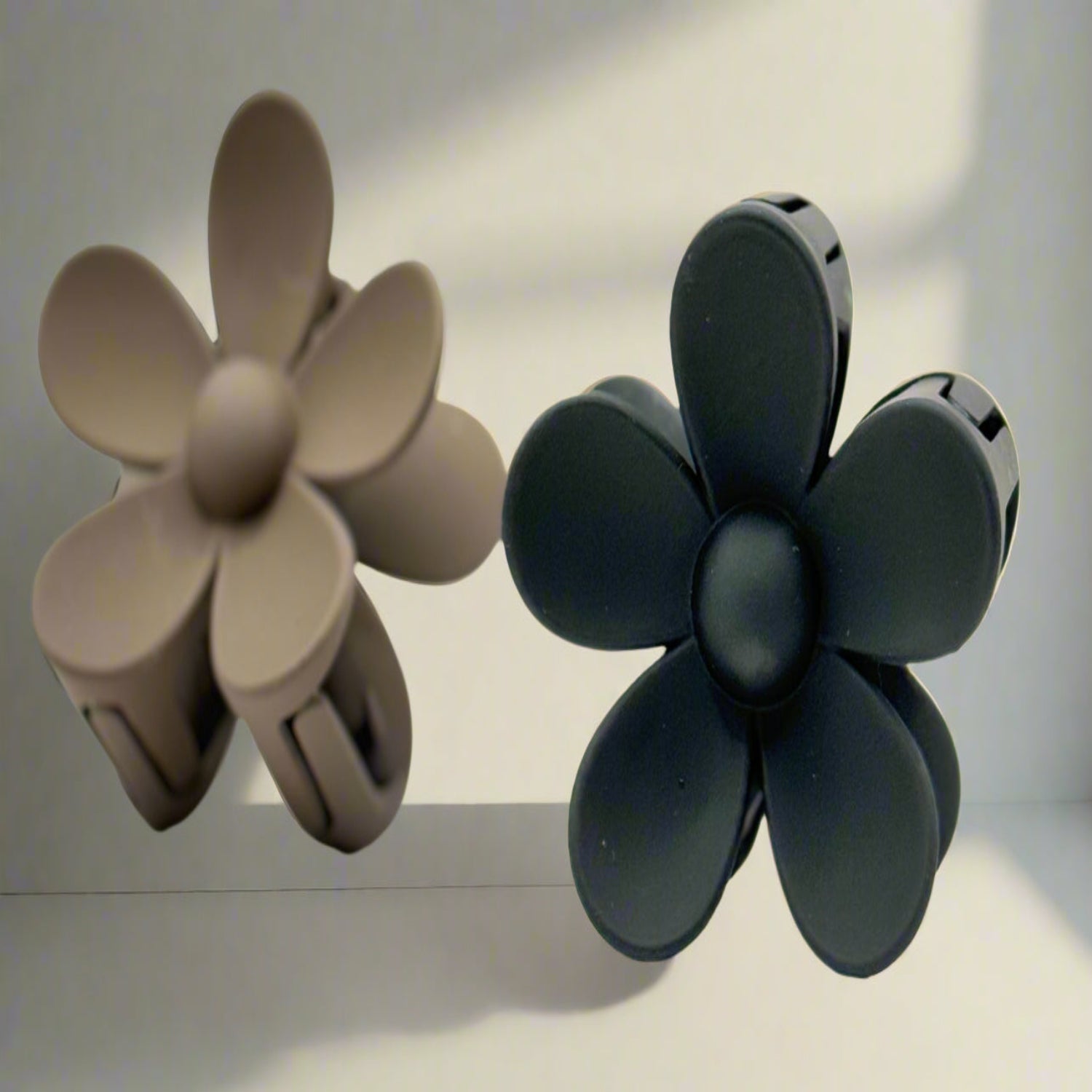 Matt Flower Catching Clip