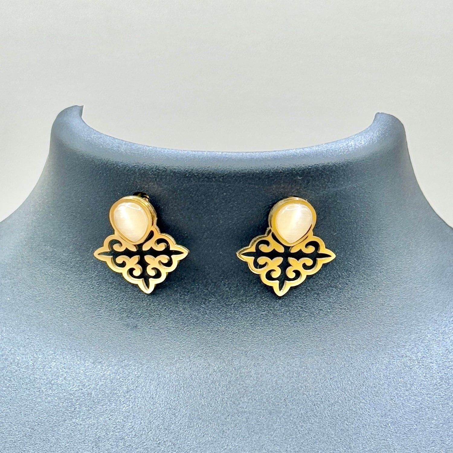 Teardrop Filigree Stud Earring