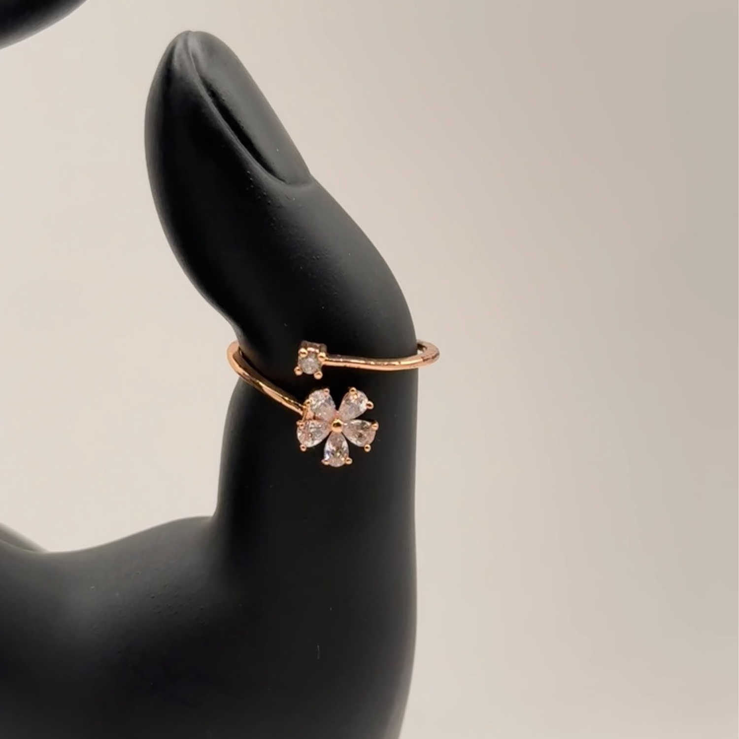 Finger Ring
